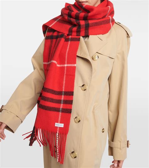 second hand burberry scarf|burberry trench second hand.